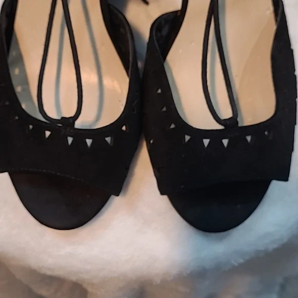 Nine West Women's Suede Strappy PeepToe - Picture 3 of 12